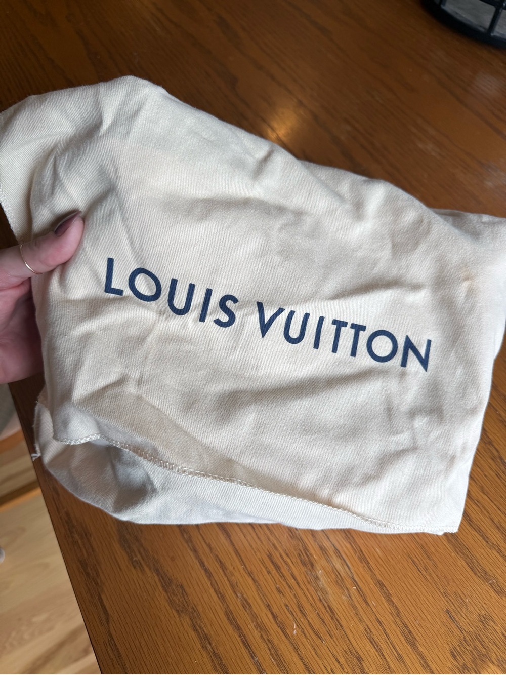 Louis Vuitton Loop - Picture 6 of 9